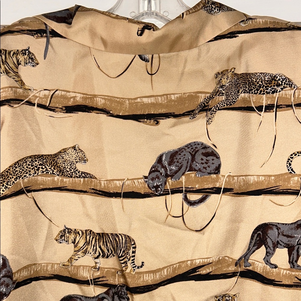 VTG Women’s Animal Print Blouse Size 8 Tan Long Sleeve Panther Cheetah Silk - Picture 10 of 16